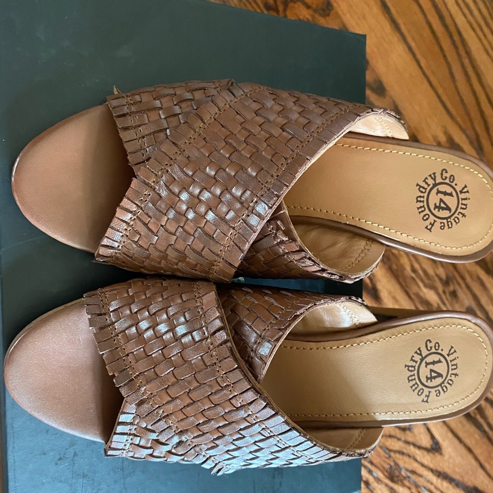 Vintage Foundry Louisa Sandal - Picture 2 of 6